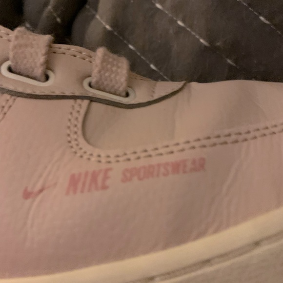 Women’s Nike Air Force 1 - Picture 5 of 5